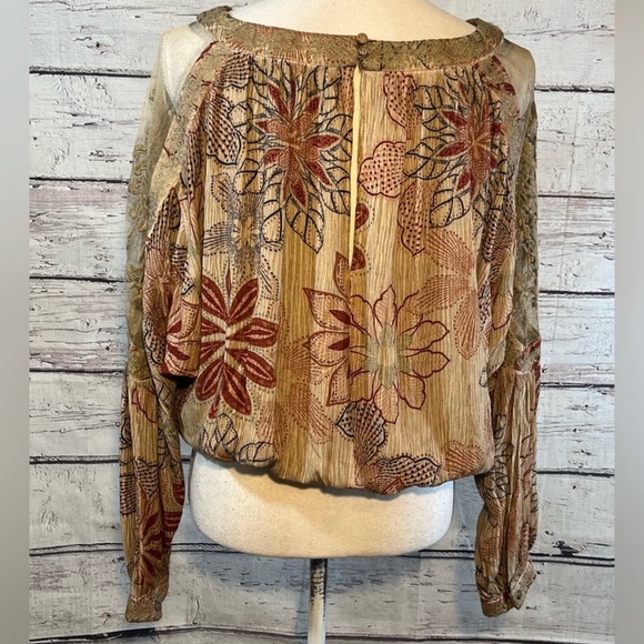 Gimmicks floral mesh lace banded top shirt - Picture 3 of 7